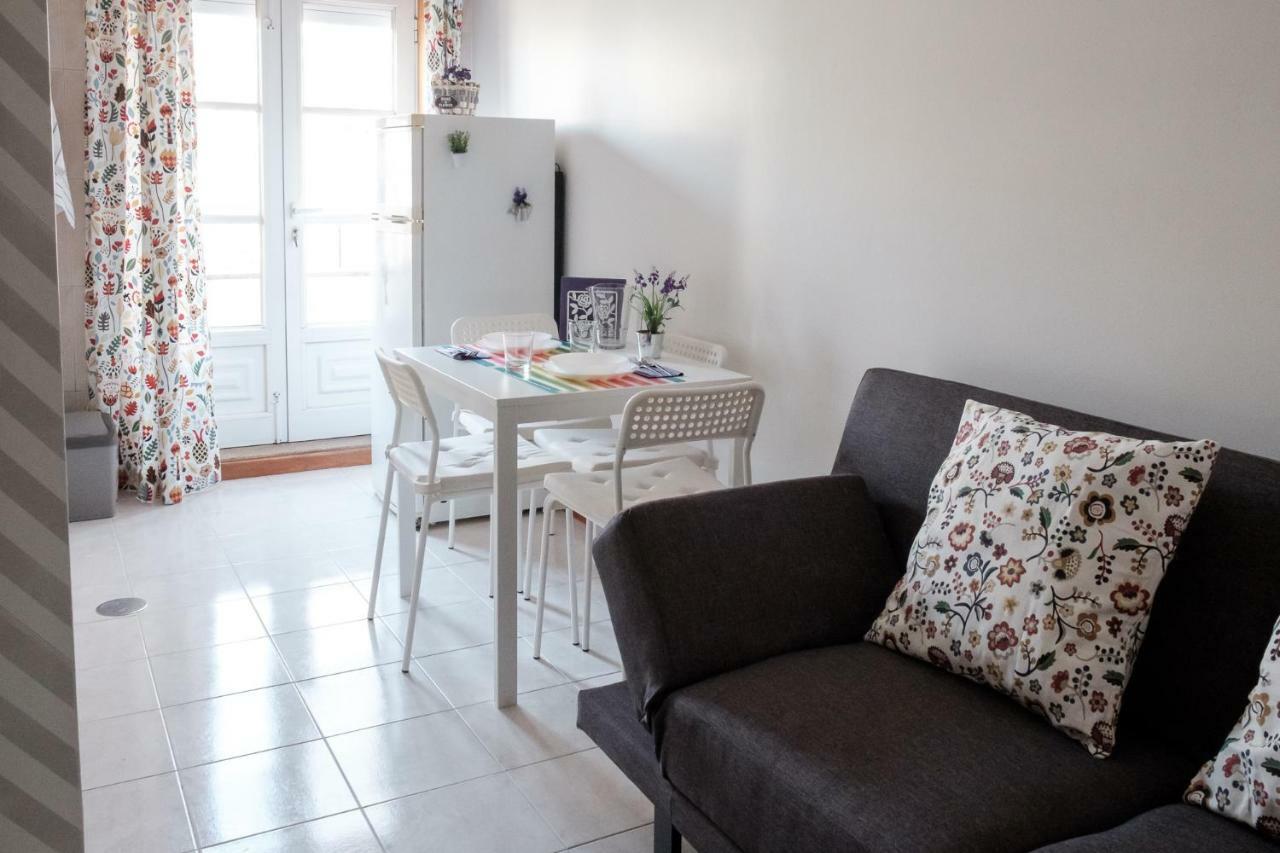 Apartment With Balcony In The Square Πόρτο Εξωτερικό φωτογραφία